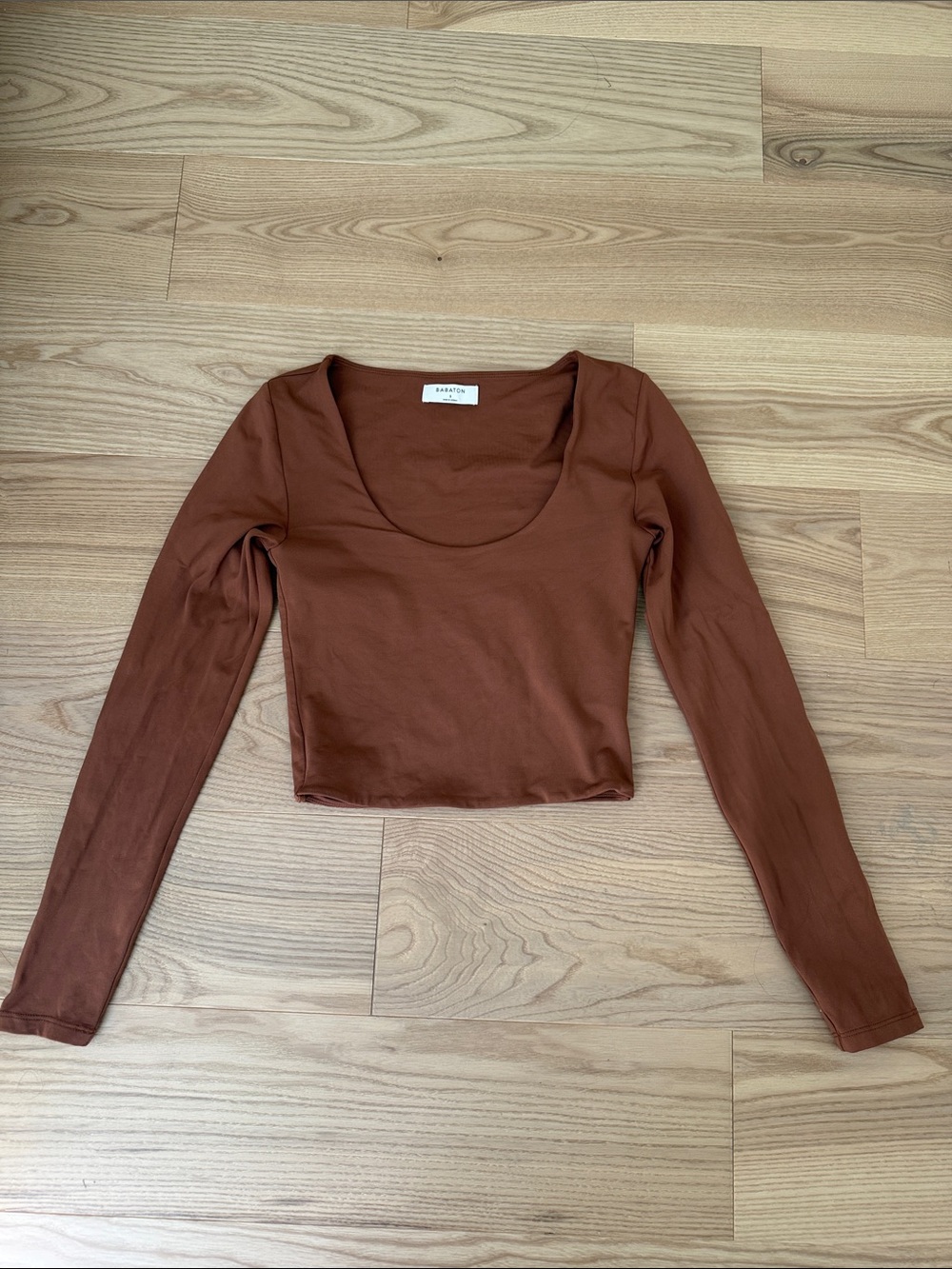 Babaton- Aritzia Rust Scoop Neck Long Sleeve Crop Top S